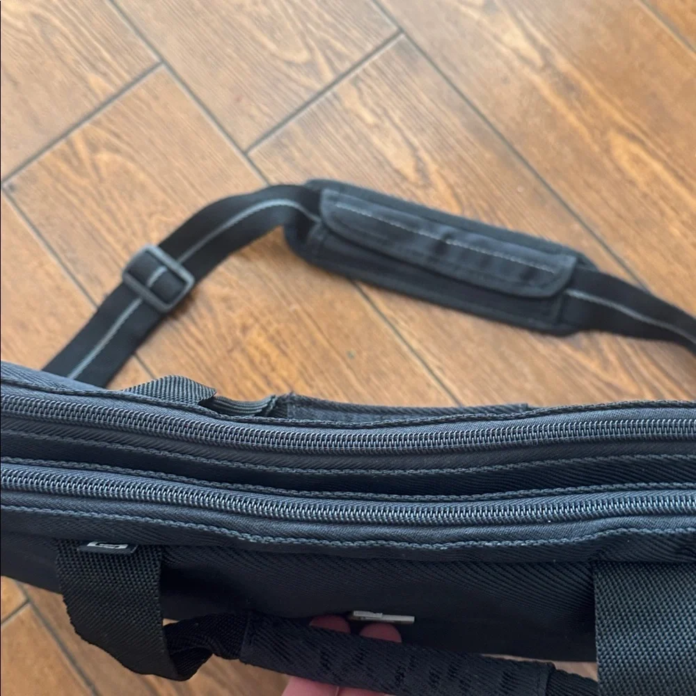 SOLO New York Urban Chrysler Briefcase Laptop case